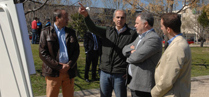 El alcalde y el viceconsejero de Medio Ambiente de la Comunidad, participaron en la plantación de árboles