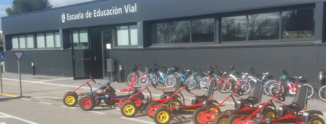 El Consejero de Transportes, Infraestructura y Vivienda de la Comunidad de Madrid, Pablo Cavero, ha visitado la Escuela Municipal de Educación Vial de San Sebastián de los Reyes