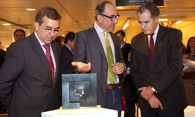 La Comunidad y El Corte Inglés difunden el trabajo de los artesanos de la región