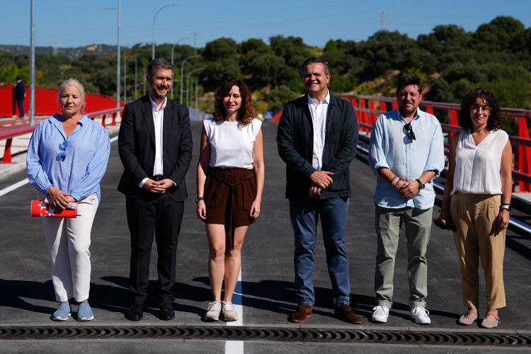 Díaz Ayuso inaugura los tres puentes de Aldea del Fresno colapsados por la DANA y restaurados en tiempo récord tras una inversión de 43 millones