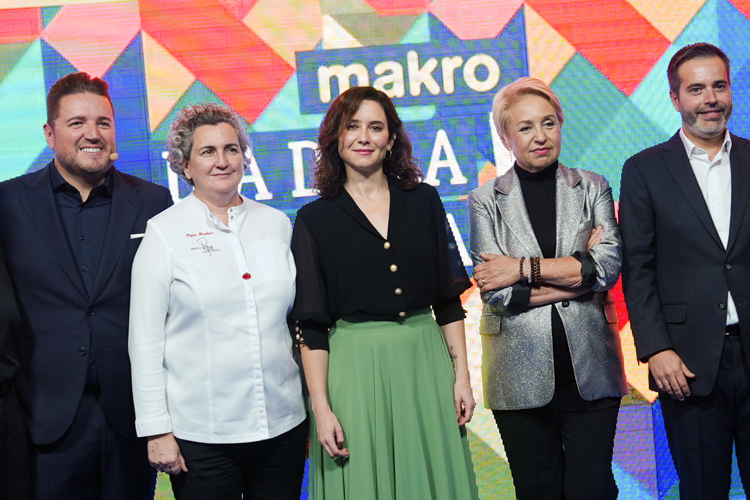 Díaz Ayuso agradece al sector hostelero 'por llenar de alegría calles y plazas y ser un punto de encuentro de familias y amigos” 