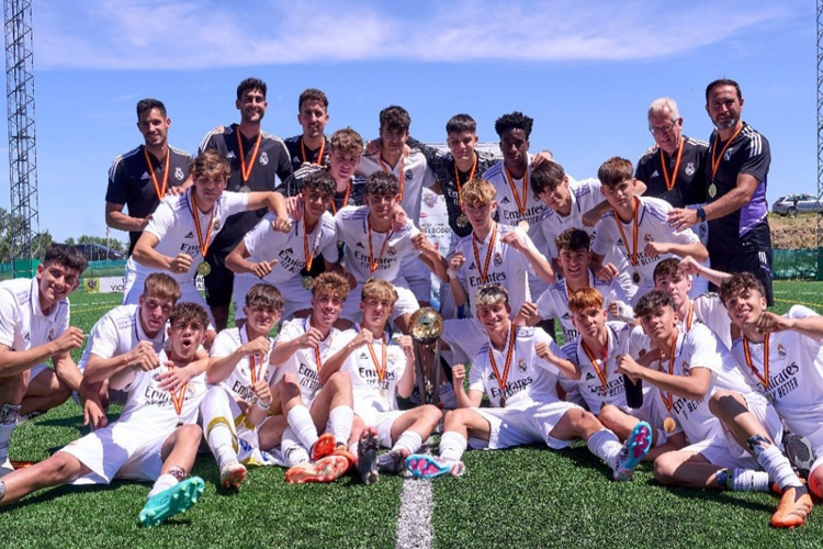 El Real Madrid CF se corona por partida doble en el VII Torneo de Fútbol Cadete 'Vicente del Bosque-Villa de Alalpardo' 