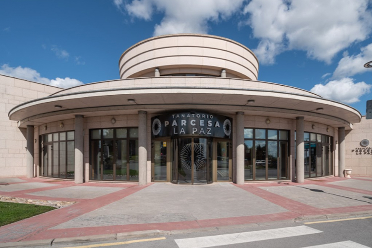 El lunes, 1 de noviembre: autobuses gratuitos al Parque Cementerio de la Paz hasta las 13,30 horas