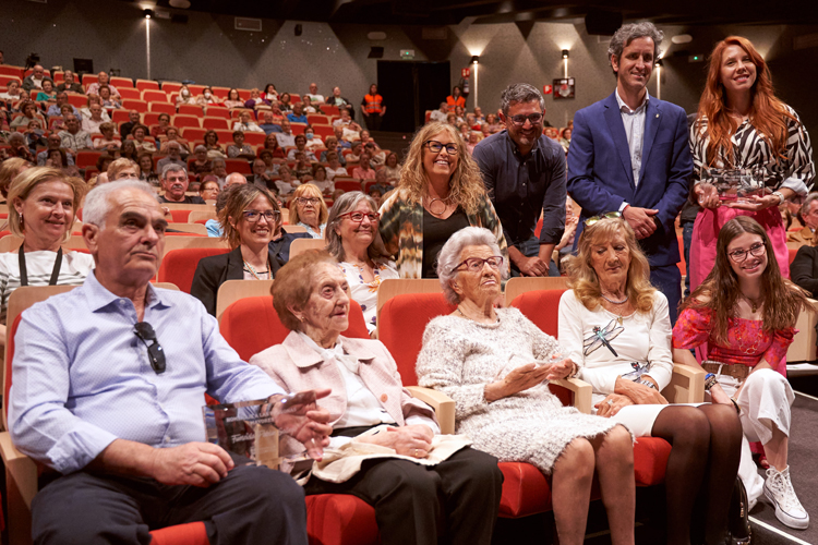 Emotivo homenaje a las personas mayores de Alcobendas