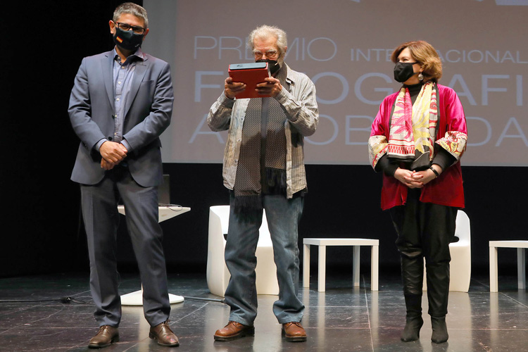Ramón Masats recoge el “Premio Internacional de Fotografía Alcobendas”