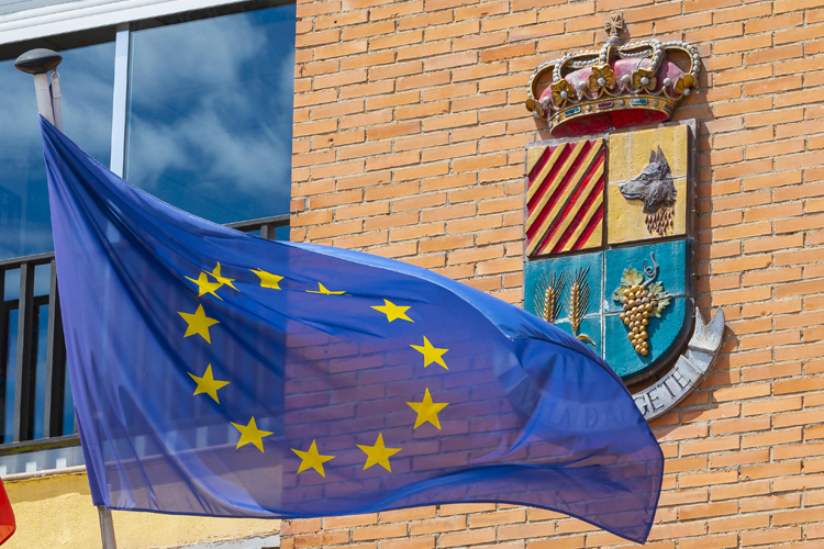 Algete celebrará el Día de Europa colgando la bandera europea en el balcón del Ayuntamiento y recibiendo al minibús informativo