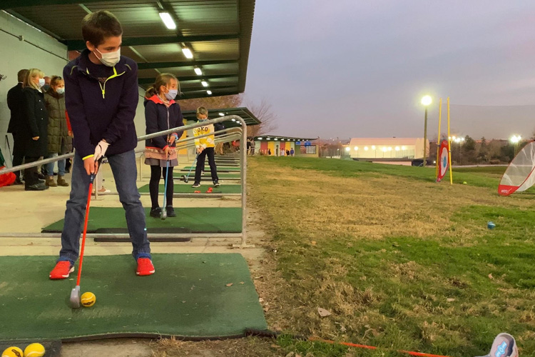 El Ayuntamiento de Madrid pone en marcha la primera Escuela Municipal de Golf en el Distrito de Barajas