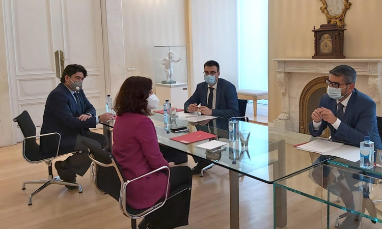 Reunión a tres, Presidenta de la Comunidad de Madrid, Alcalde y Vicealcalde de Alcobendas para abordar la reactivación de Alcobendas