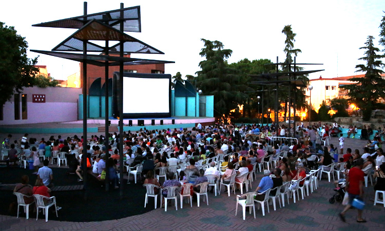 Cine de verano en el Parque Comunidad de Madrid de Alcobendas