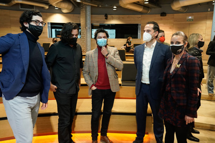 Aguado asiste a la presentación de “El penúltimo Negroni”, antología periodística de David Gistau