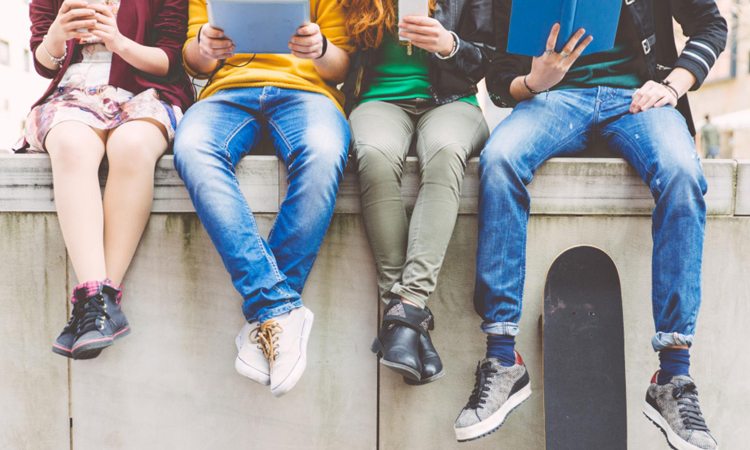 La Comunidad de Madrid ha ayudado este año a 130 mujeres adolescentes víctimas de violencia en sus relaciones de pareja