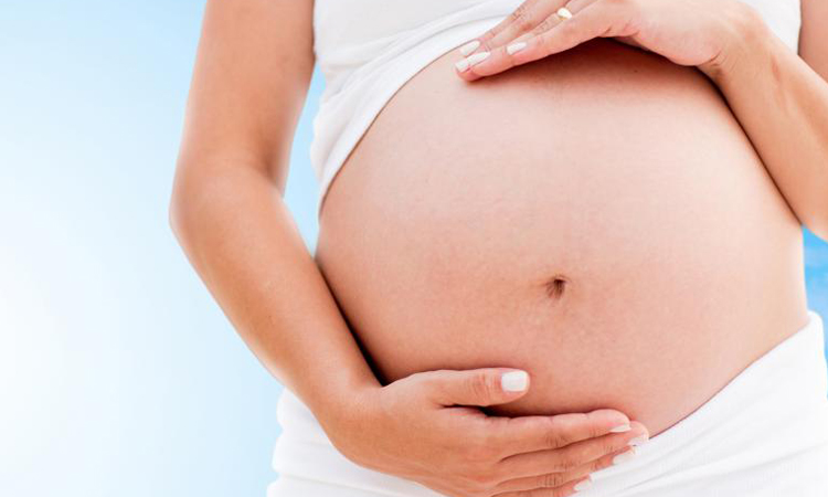 La Comunidad de Madrid ha recibido en dos semanas más de 1.000 solicitudes de ayudas a la natalidad para madres menores de 30 años