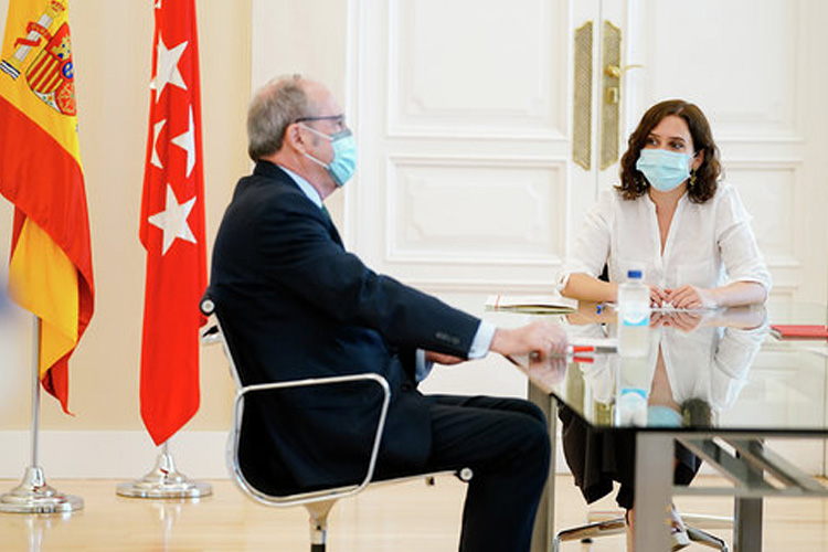 Díaz Ayuso aborda con Gabilondo la aplicación del Fondo no reembolsable del Gobierno en la región