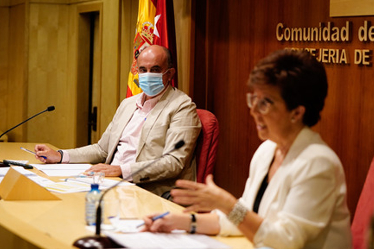 La Comunidad de Madrid amplía hoy la autocita para vacunarse contra el COVID-19 a mayores de 50 años