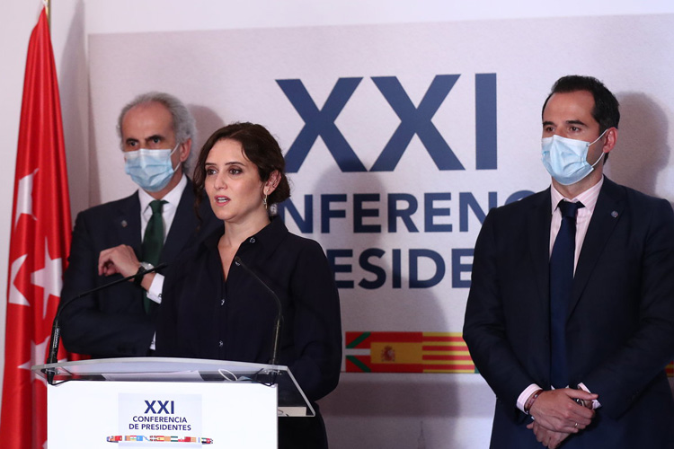 Díaz Ayuso critica las negociaciones bilaterales de los “déficit a la carta”: “No se puede pedir que unas CCAA tengan más independencia y otras menos autonomía”