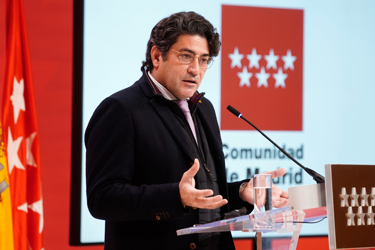 La Presidenta de la Comunidad de Madrid, Isabel Díaz Ayuso, se reune con el Sector del Taxi