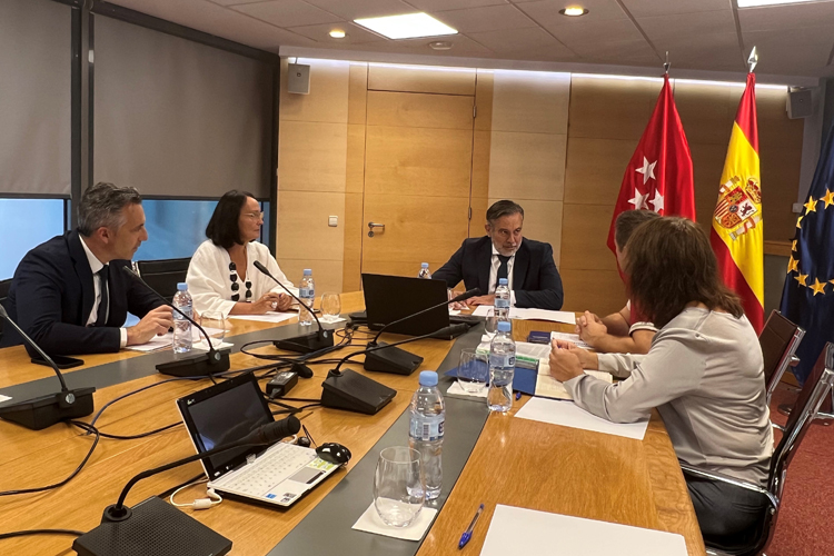 La Comunidad de Madrid presenta un buscador por internet de fácil acceso que permite tramitar las ayudas a la natalidad