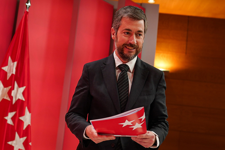 La Comunidad de Madrid financiará extraescolares y abrirá los colegios públicos en días no lectivos a partir del próximo curso