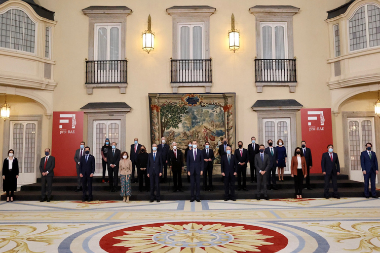 Isabel Díaz Ayuso ratifica el “compromiso total” de la Comunidad de Madrid con la lengua española, “la común a todos nosotros”