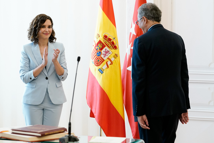 Díaz Ayuso confía el programa político de Madrid en Ossorio, del que destaca su amplia trayectoria laboral