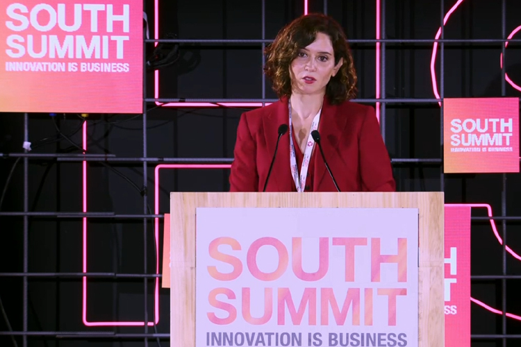 Díaz Ayuso destaca la inversión en emprendimiento en la Comunidad, multiplicada por cinco en 2021 hasta los 2.500 millones