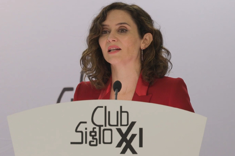 Díaz Ayuso anima a “no dormirse” ante el intento del Gobierno de “instaurar en España una República Federal Laica”