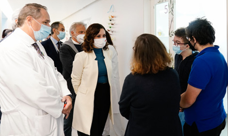 Díaz Ayuso visita la Sala de Hospitalización de Cuidados Paliativos Pediátricos del Hospital Público Infantil Niño Jesús
