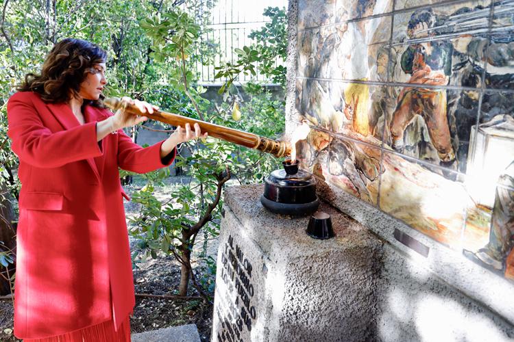 Díaz Ayuso preside la ofrenda floral a los Héroes del 2 de Mayo en el cementerio de la Florida