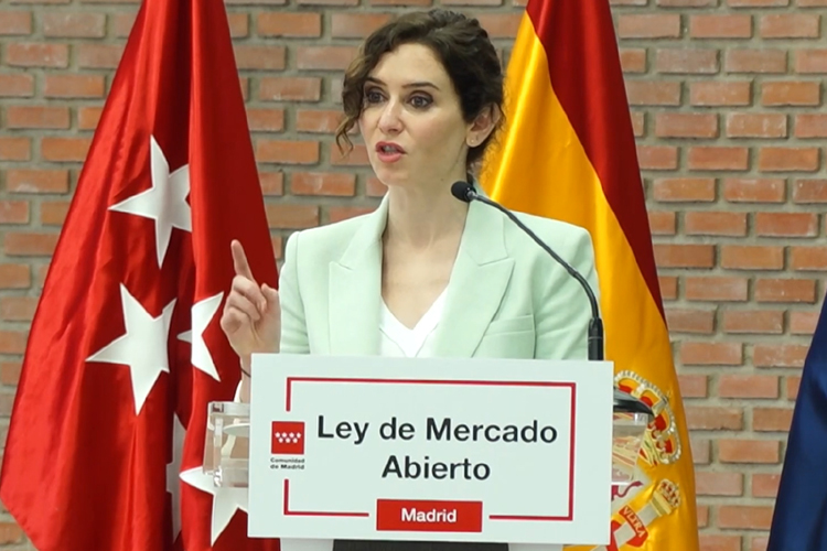 Díaz Ayuso subraya que Madrid cierra 2021 con la menor deuda de todas las CCAA: cae un 0,6 frente al incremento del 6,1% de España