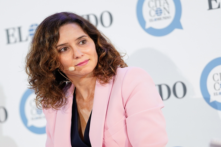 Díaz Ayuso insta a salir “juntos” del “atolladero” generado por “minorías sobredimensionadas y la deriva de Sánchez”