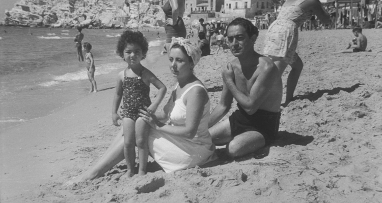 La Comunidad de Madrid rinde homenaje a las vacaciones estivales a través de fotografías de 75 veranos del siglo XX