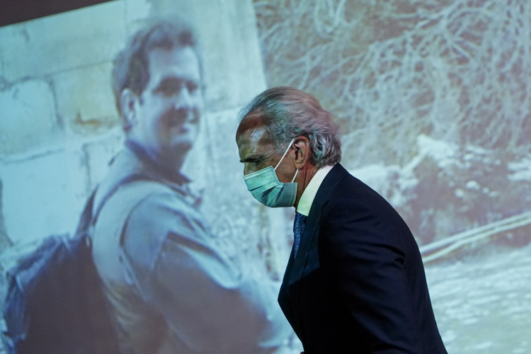 La Comunidad de Madrid rinde homenaje al gerente en funciones del Hospital Santa Cristina, fallecido en 2020 por COVID-19