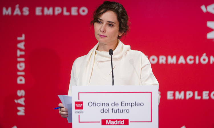 Díaz Ayuso recibe la Memoria 2020 de las actividades de la Fiscalía de la Comunidad de Madrid