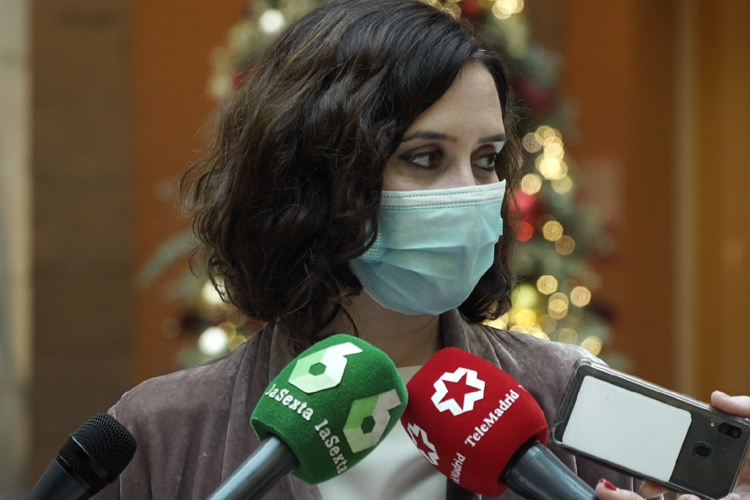 Díaz Ayuso anuncia que la Comunidad va a pedir hoy formalmente que se suspendan de manera inmediata los vuelos que llegen a Madrid desde el Reino Unido