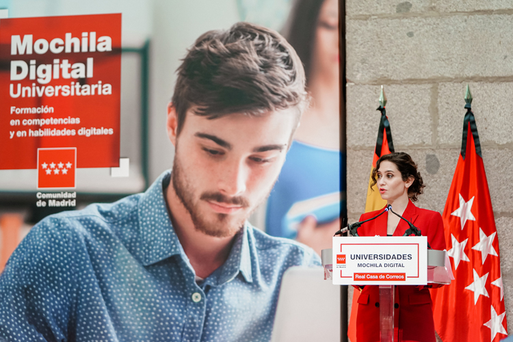 Díaz Ayuso presenta un programa pionero de formación para potenciar las capacidades digitales de los universitarios y mejorar su empleabilidad