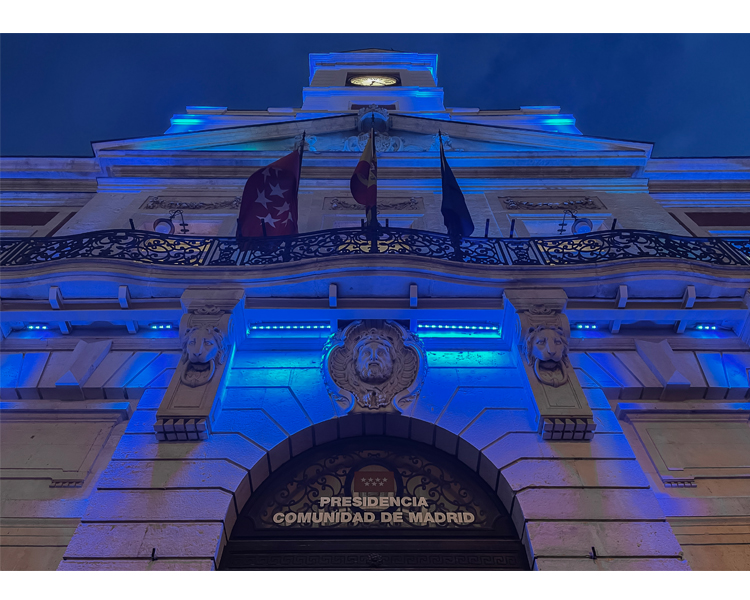La Comunidad de Madrid ilumina la Real Casa de Correos para conmemorar el Día Mundial de la Diabetes