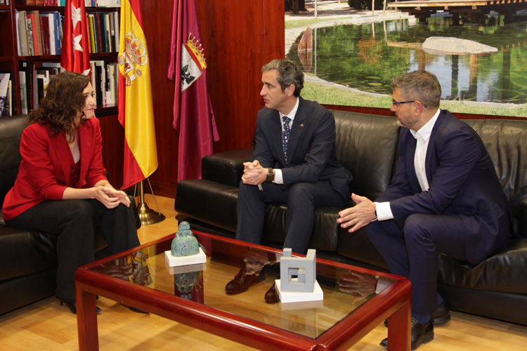 El Alcalde y el Vicealcalde de Alcobendas mantienen un encuentro con la Presidenta, Díaz Ayuso, para estrechar lazos institucionales