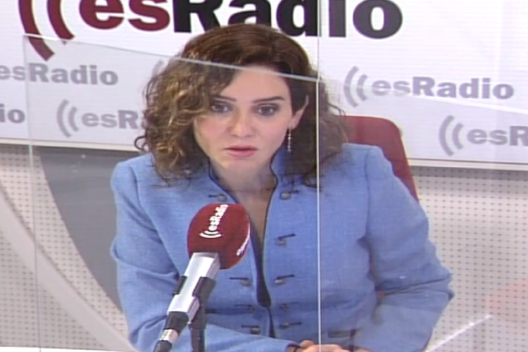 Díaz Ayuso advierte de que si el Gobierno sigue comportándose de manera “chulesca” habrá problemas de abastecimiento: “La izquierda no funciona, cayó en el Muro y volverá a caer en España”