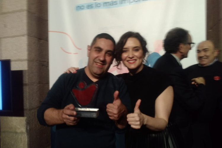 FEMADDI premia a uno de los deportistas del CLUB DEPORTIVO APADIS de Sanse