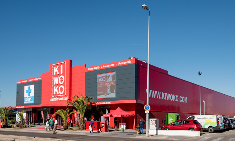 Gran Fiesta de mascotas en Sanse para la reinauguración de Kiwoko