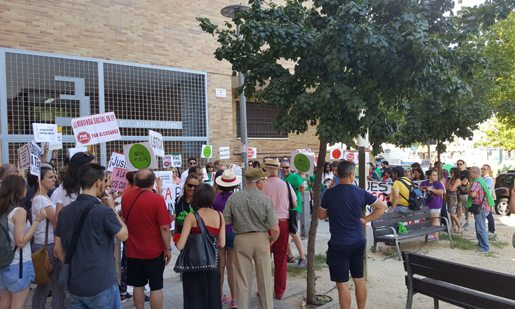 El Ayuntamiento de Sanse, primero de España en declarar non grata un “fondo buitre”