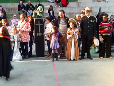 Algete disfruta y celebra Halloween 2015 con un desfile y concurso de disfraces con gran afluencia de público