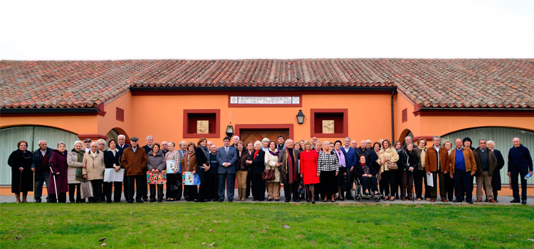 El Ayuntamiento de Valdeolmos-Alalpardo reunió a 120 jubilados para la Comida de Navidad