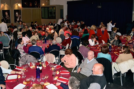 El Ayuntamiento de Valdeolmos-Alalpardo reunió a 120 jubilados para la Comida de Navidad