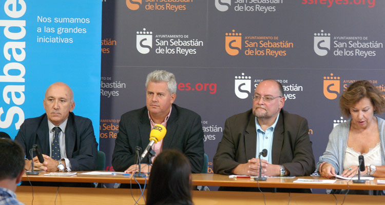 Presentada la feria a cargo del alcalde, Narciso Romero , y del concejal de Desarrollo Local, Miguel Ángel Fernández