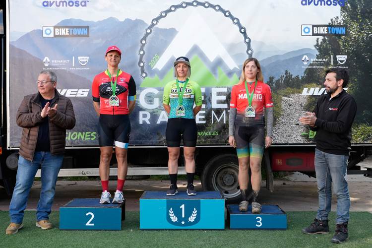 Unos 300 bikers en Alalpardo, territorio de la Mountain Bike con la Copa Comunidad de Madrid BTT XCM y Gravel