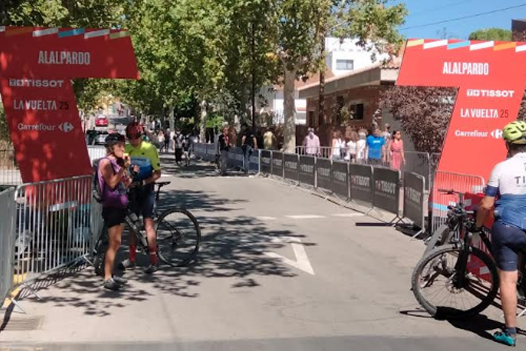 ¡¡¡Todo listo en ALALPARDO para la salida de la última etapa de la Vuelta Ciclista a España 2025!!!