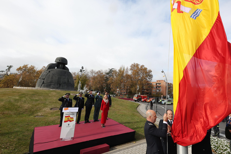 Centenares de vecinos celebran en Alcobendas el Día de la Constitución Española