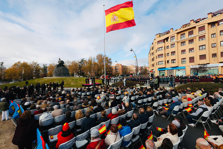 Centenares de vecinos celebran en Alcobendas el Día de la Constitución Española