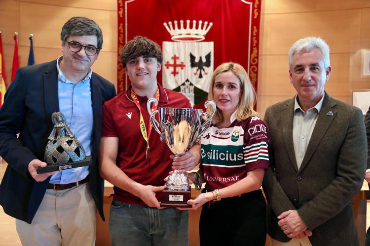 Alcobendas reconoce al Club Alcobendas Rugby tras ganar la Copa de España Sub-18 y la Copa Ibérica M-18